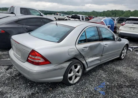 2005 Mercedes-Benz C 230K Sport Sedan из США, поврежденный, VIN WDBRF40J25F667368